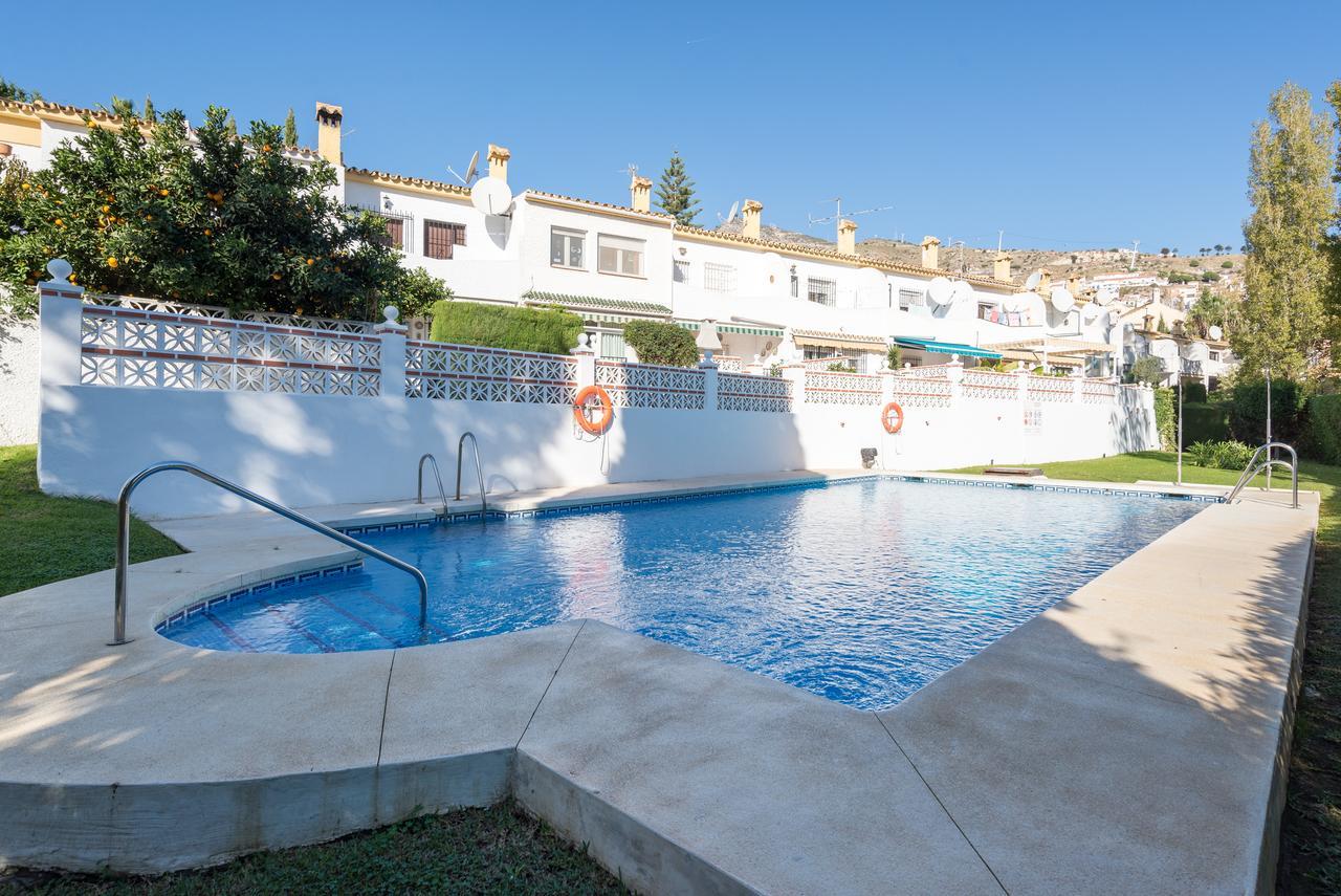 Malagasuite Bungalow Pool Benalmádena Extérieur photo
